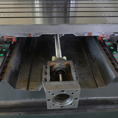Centro de Mecanizado Vertica, ZF-V8
